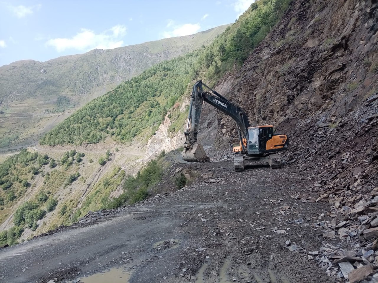 Дорожники Дагестана готовят трассы к новому сезону