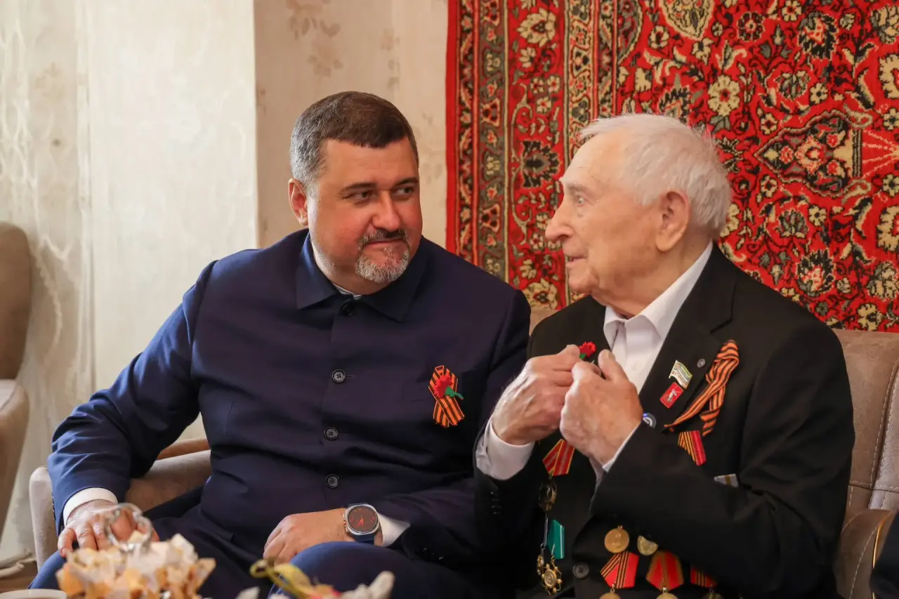 99 лет стойкости и мужества: в Дагестане поздравили ветерана Великой Отечественной войны Юрия Петрухина