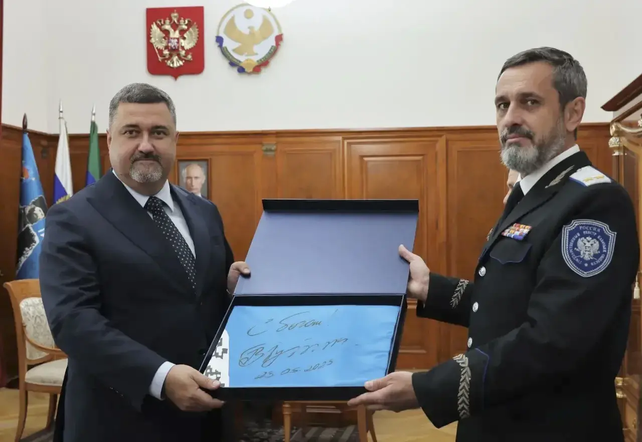 «Каспий» и «Терек»: Фёдор Щукин и Виталий Кузнецов обсудили поддержку бойцов и развитие казачества
