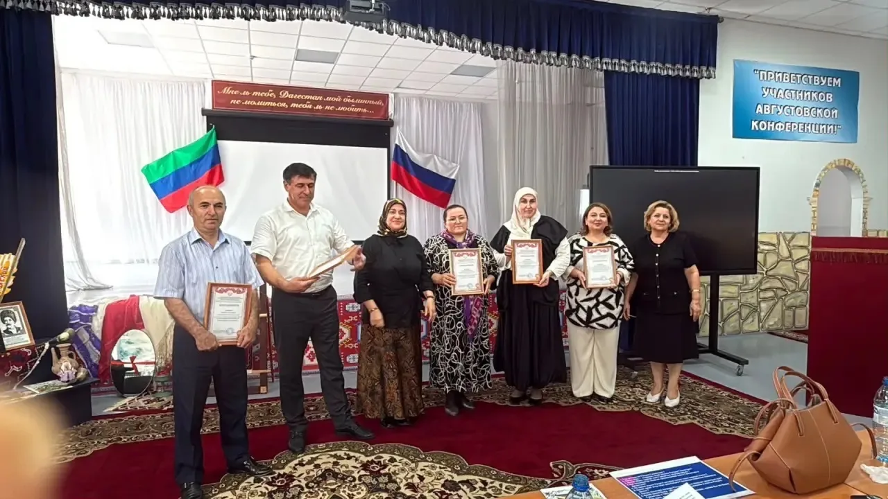 ДГУ приглашает школьников изучать родные языки: университет расширяет профориентационную работу