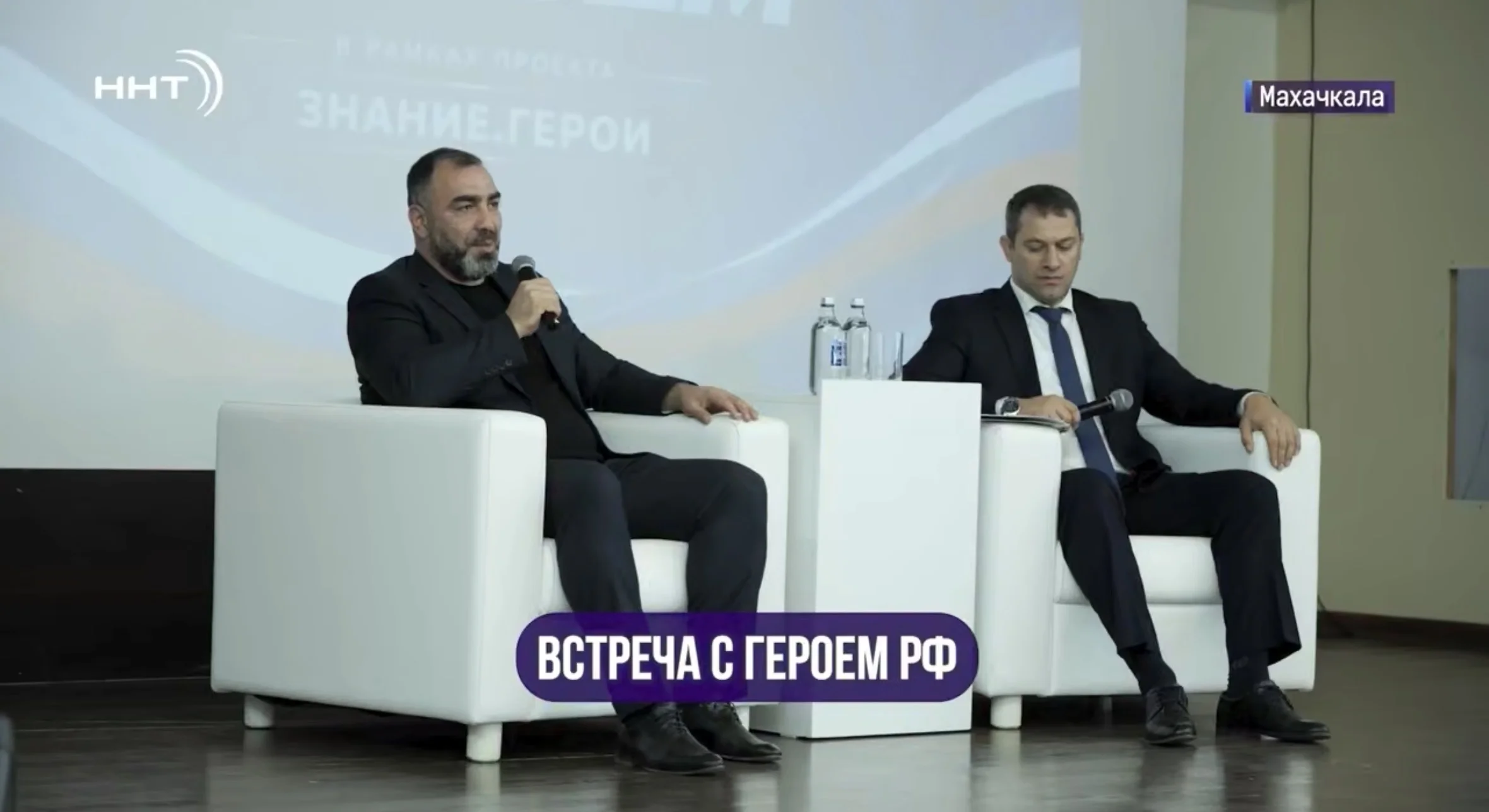 Студенты Махачкалы встретились с Героем России Энвером Набиевым