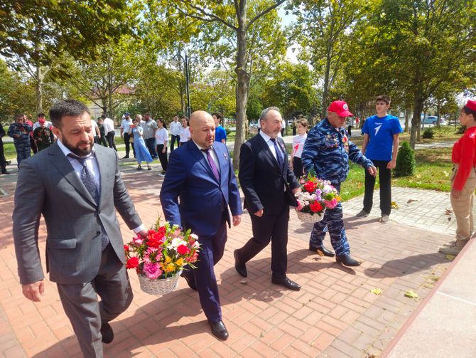 «Подвиг не уходит в прошлое»: Герои России провели уроки мужества для студентов Избербаша