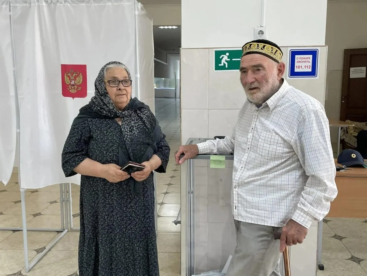 Супруги после 60 лет брака одними из первых проголосовали на выборах в Дагестане