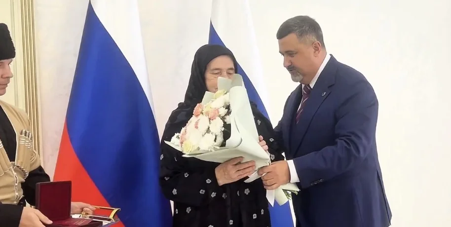 Дагестанке Асият Дибировой вручили орден «Мать-героиня»