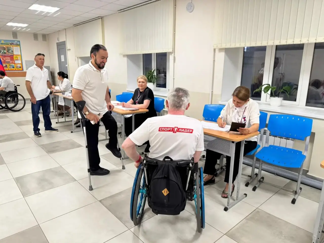 Команда баскетболистов на колясках приняла участие в голосовании в Махачкале