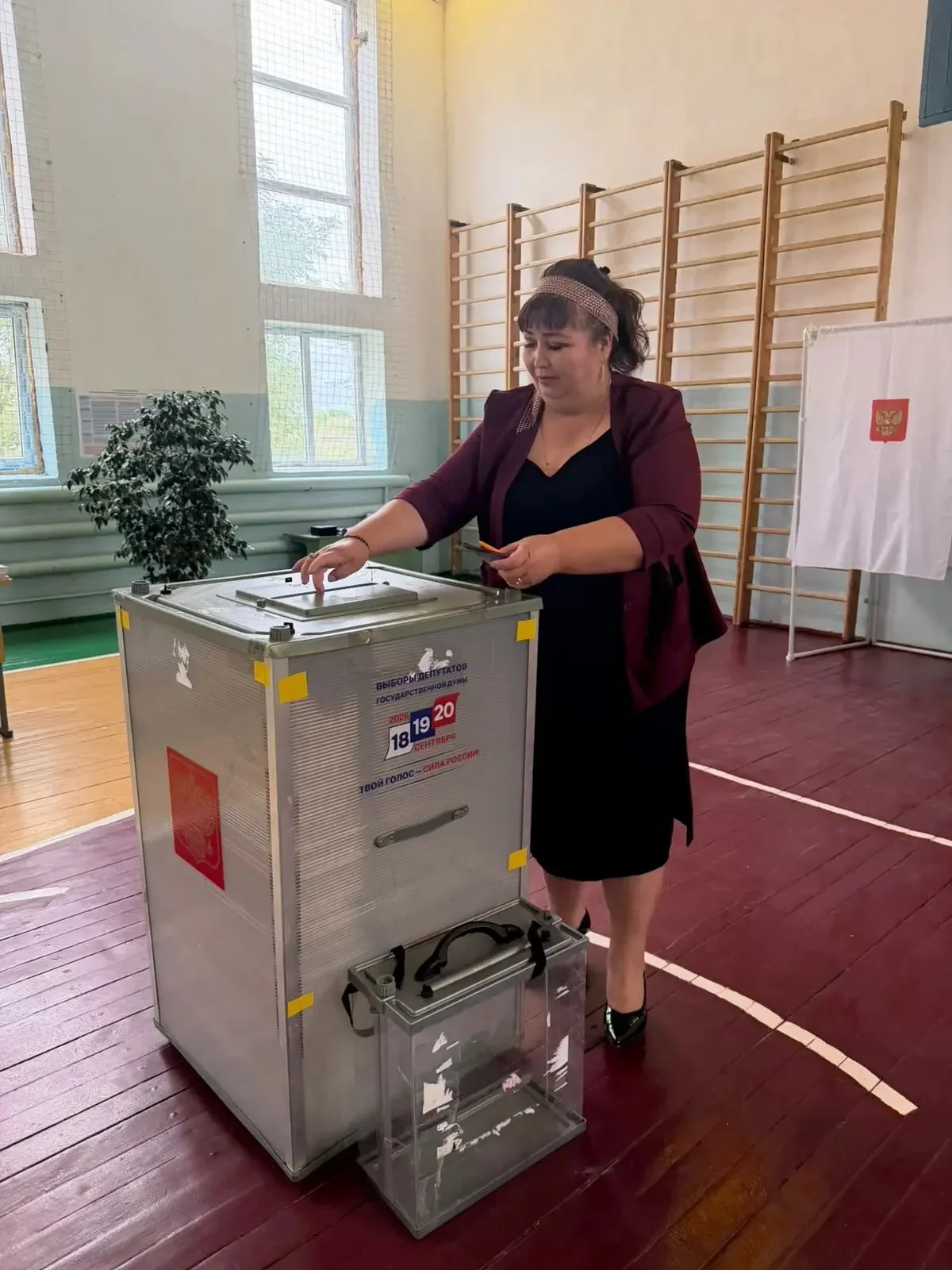 «Мы должны голосовать за светлое будущее»: Марьямгуль Макашева пришла на выборы в Ленинауле