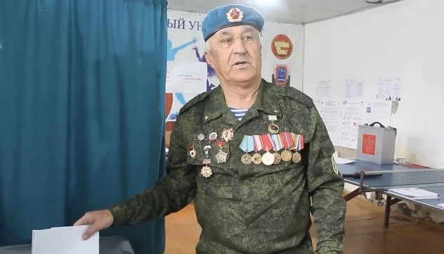 «Твой голос - сила России»: Багавудин Магомедов проголосовал на участке в Среднем Арадирихе