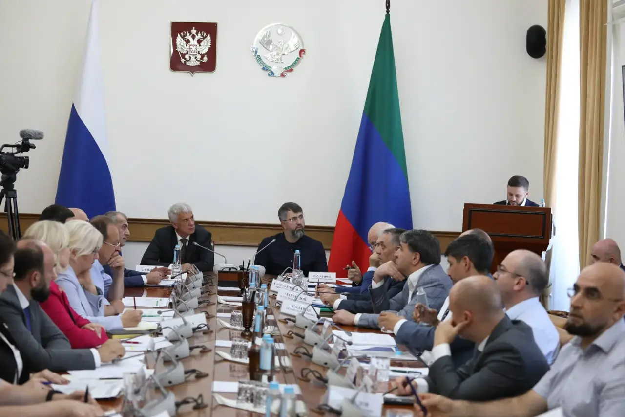 В Махачкале модернизируют дорожную инфраструктуру и закупят 63 новых автобуса