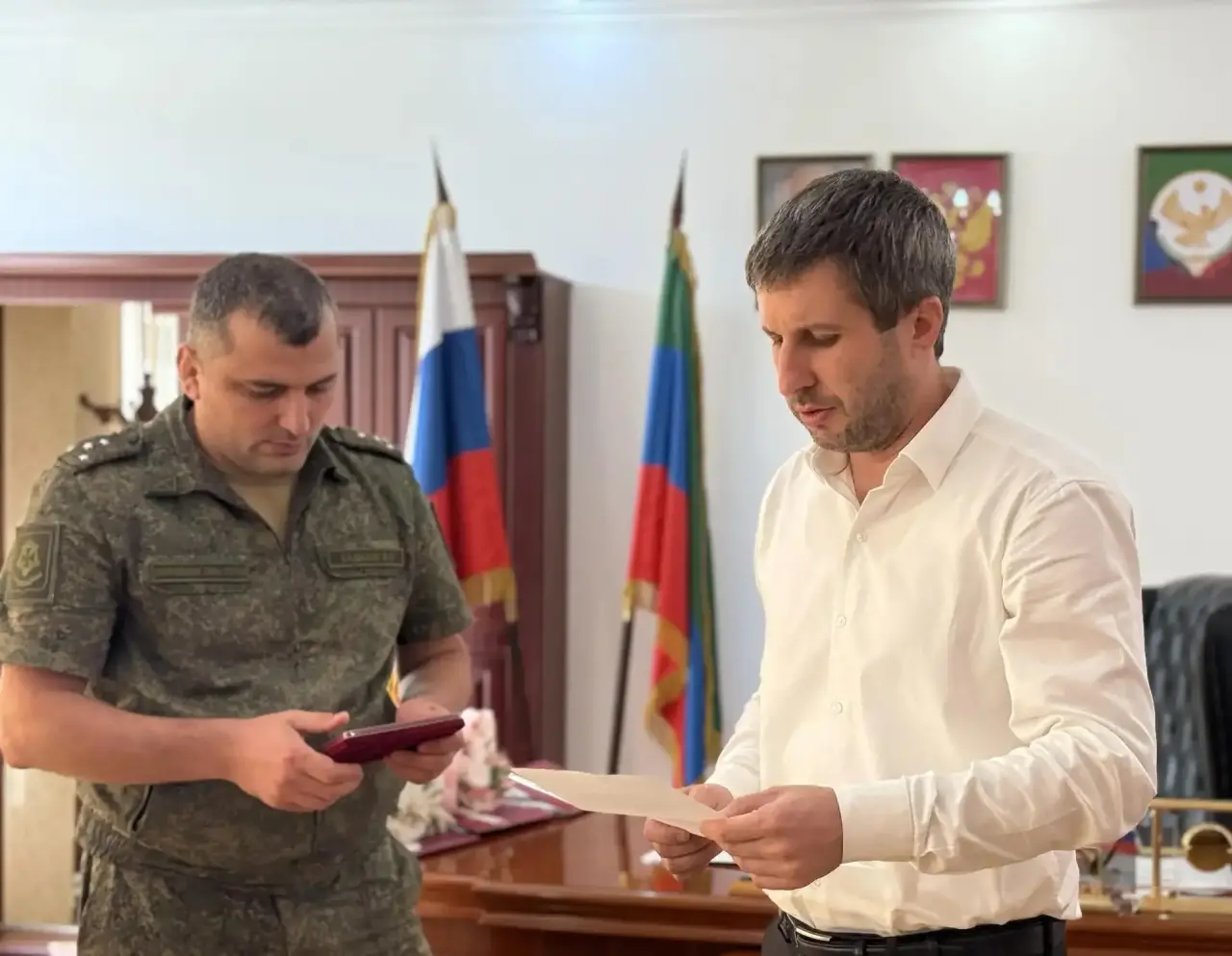 «Подвиг моего мужа помнят и ценят»: семье участника СВО из Кочубея вручили Орден Мужества