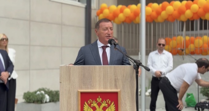 «Забота о детях остаётся приоритетом»: Заур Аскендеров выступил на открытии школы в Пятилетке