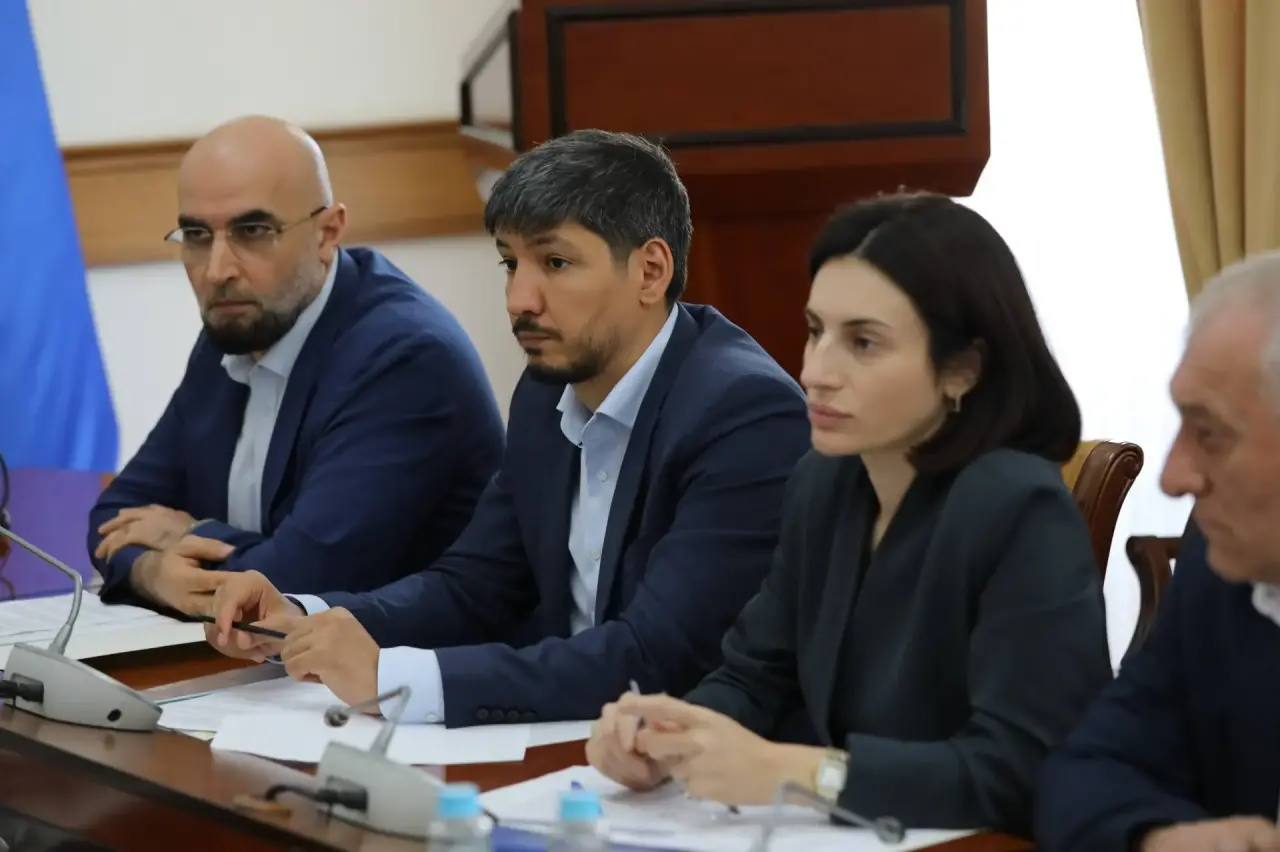 Шесть объектов по обращению с ТКО строят в Дагестане: проекты контролируют федеральные власти