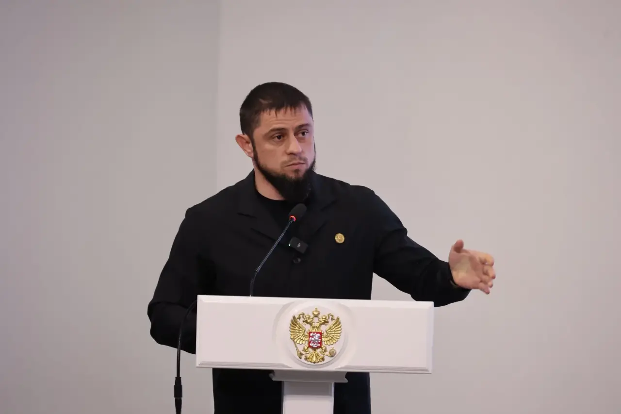Ахмед Дудаев призвал оперативно реагировать на информационные провокации
