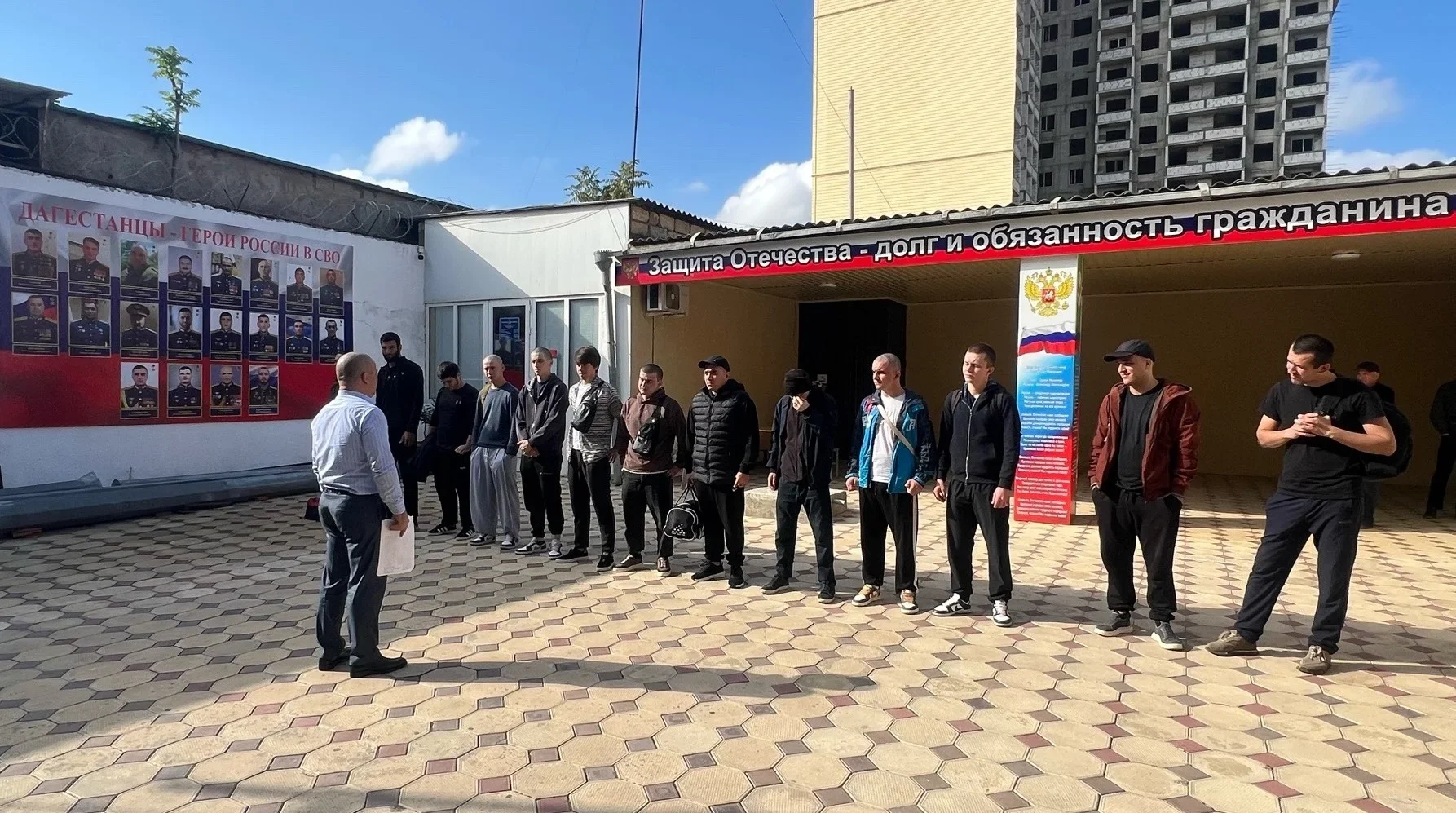 14 новобранцев из Дербента и Дербентского района готовятся к службе в армии