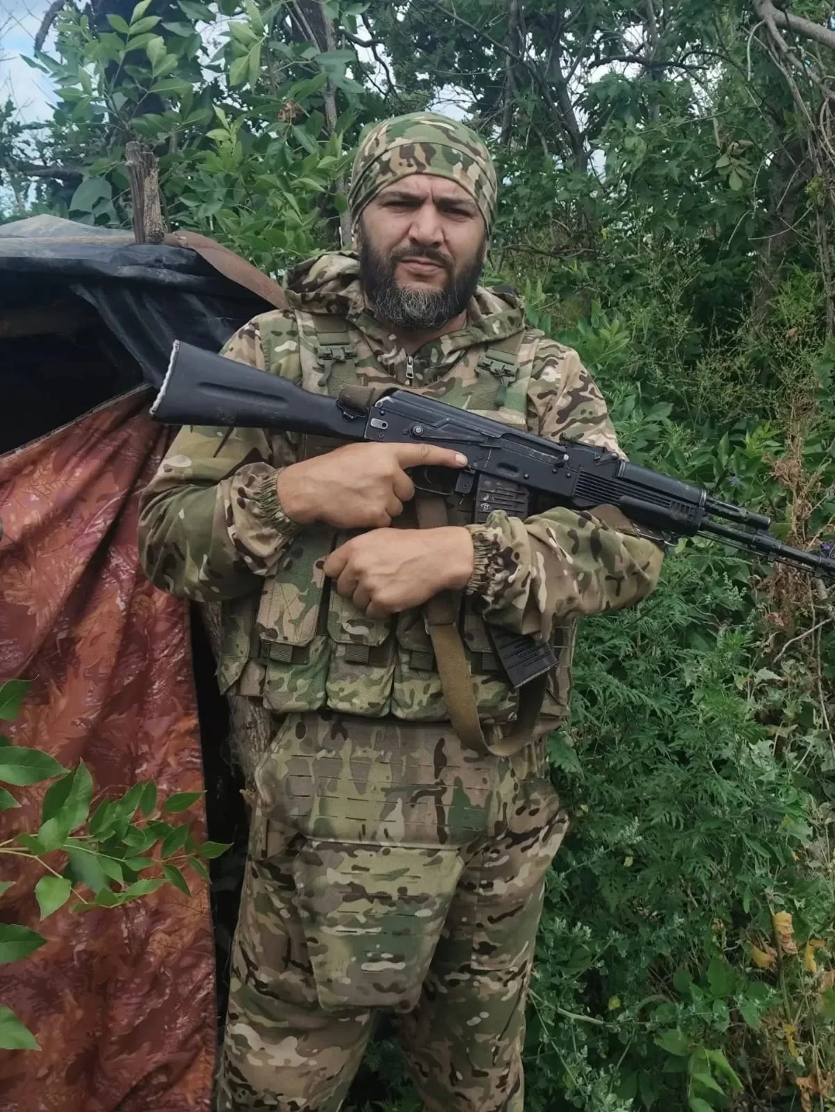 Отец восьмерых детей и боец с большим опытом: история добровольца из Дагестана Тофика Миримова