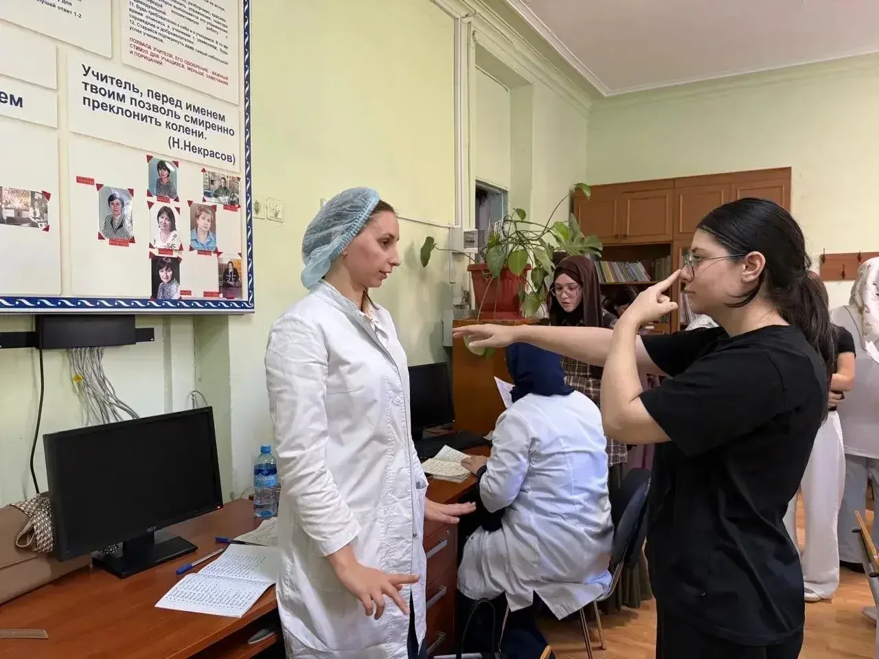 От головной боли до хронической усталости: в вузах Махачкалы прошли профилактические осмотры студентов