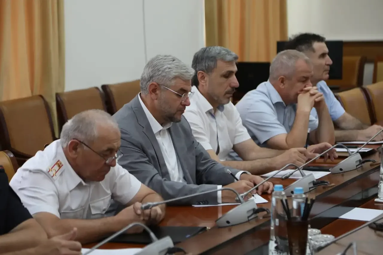 В Дагестане рассмотрели ситуацию с 214 самовольно построенными многоквартирными домами