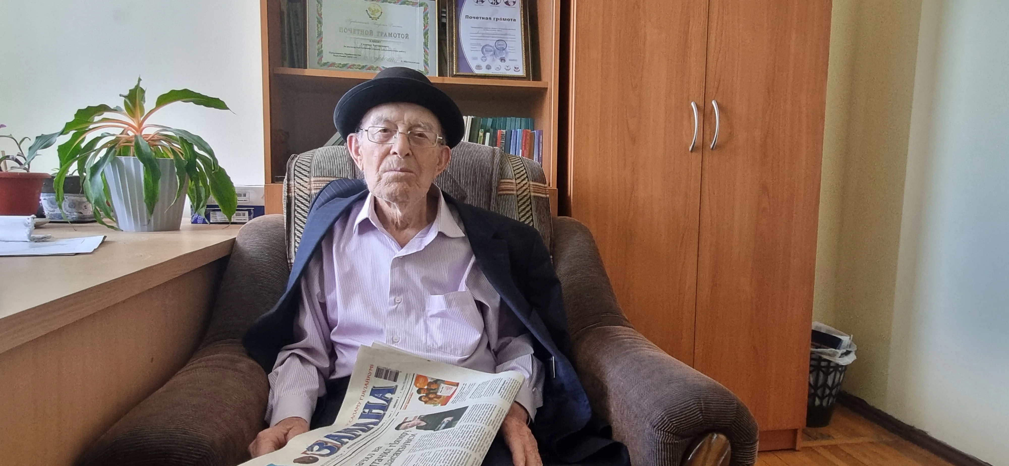 Дила мугIяллим ва насихIятчи