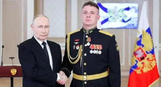 Владимир Путин наградил уроженца Дагестана медалью «За храбрость»
