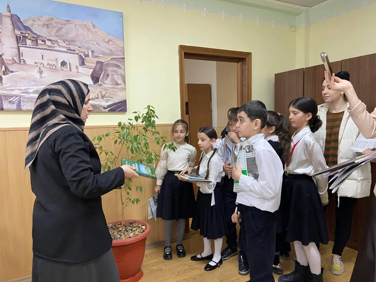 ГIяхIтицун  гьанбикуни калахъес  бажардибикиб