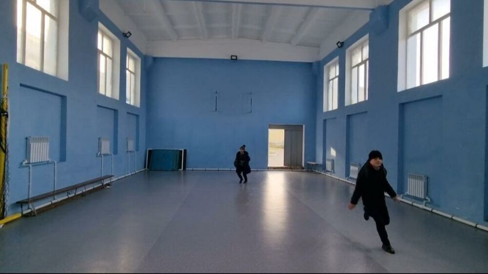 Депутаты Народного Собрания РД проверили качество ремонта в махачкалинской школе №40