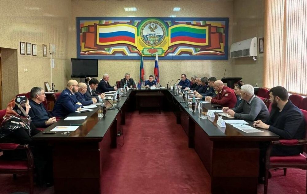 Прокурор региона Виктор Эпп провел встречу с предпринимателями в Левашинском районе