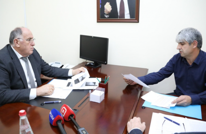 Премьер-министр Дагестана провёл прием граждан