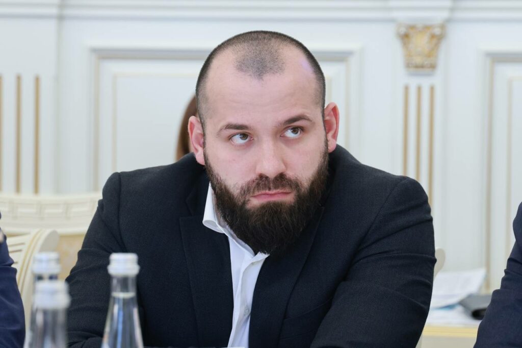 Эмин Мерданов рассказал об инфраструктурной поддержке дагестанскому курорту на берегу Каспийского моря