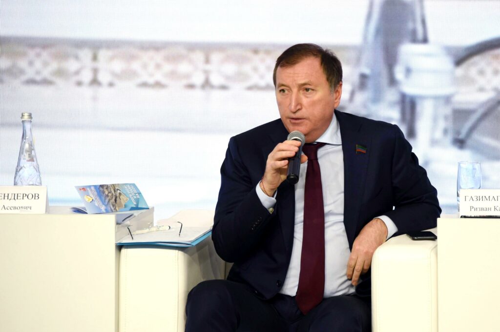Заур Аскендеров выразил готовность внести изменения в законодательство в сфере общественного транспорта