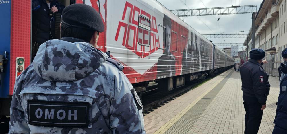 Дагестанские росгвардейцы обеспечили безопасность пребывания «Поезда Победы»