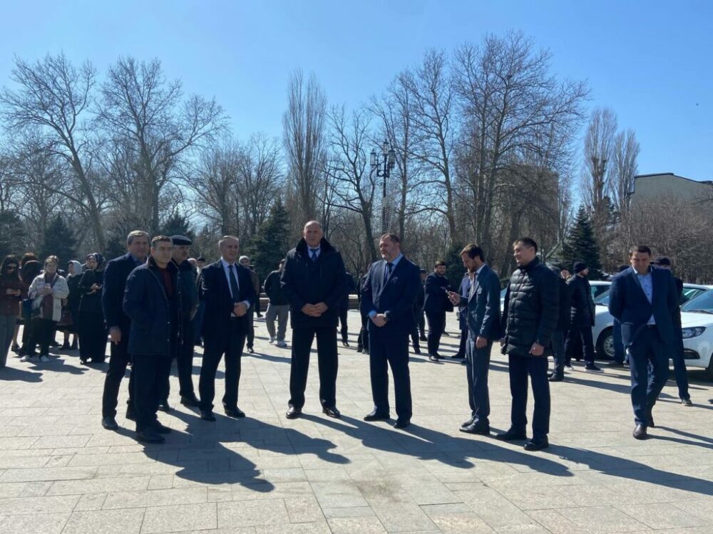 Минздрав Дагестана передал 171 единицу санитарного автотранспорта медучреждениям республики