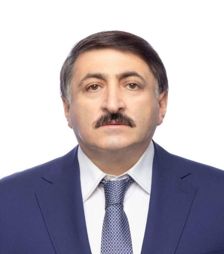 Депутат Джамаладин Гасанов поздравляет с Международным женским днем