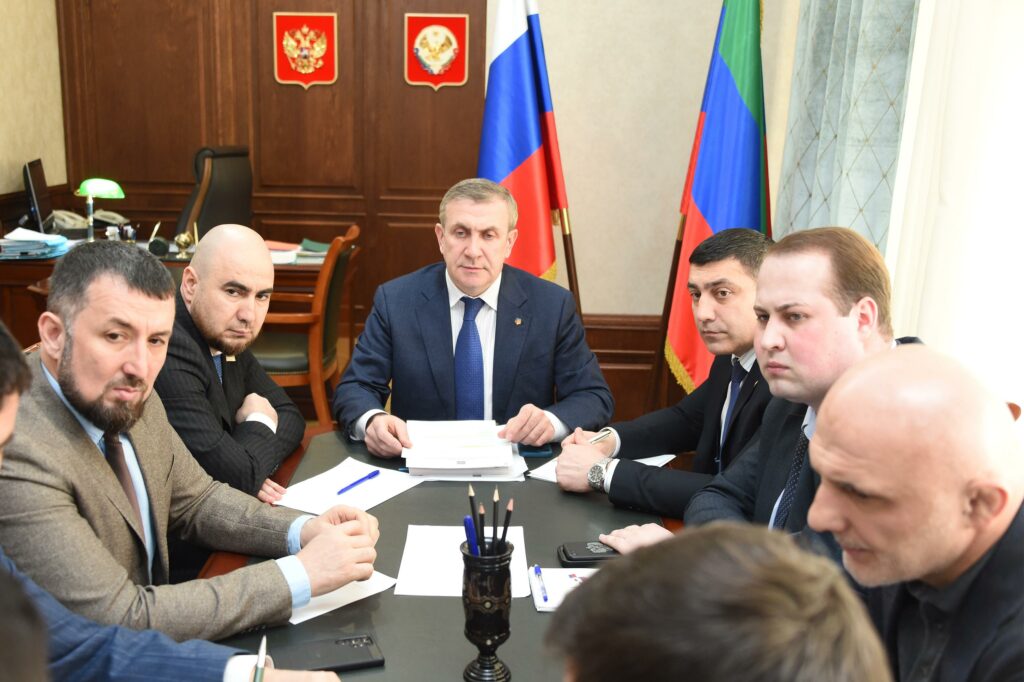 Абдулла Магомедов и Запир Алхасов обсудили вопросы взаимодействия при рассмотрении обращений участников СВО и их семей