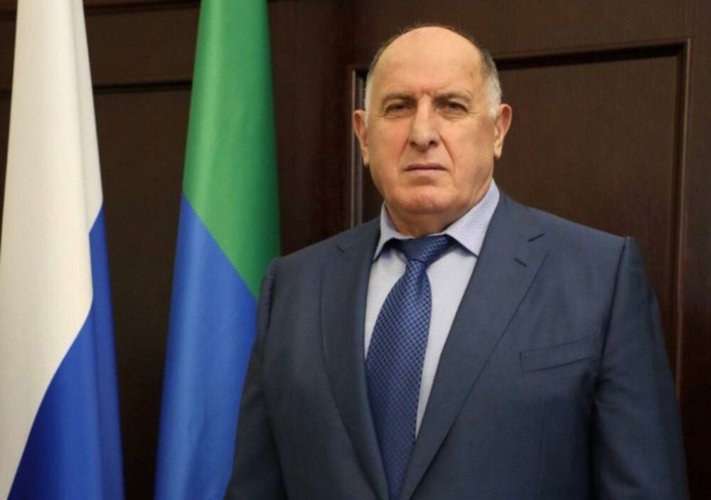 Абдулмуслим Абдулмуслимов поздравил работников органов местного самоуправления Дагестана с профессиональным праздником