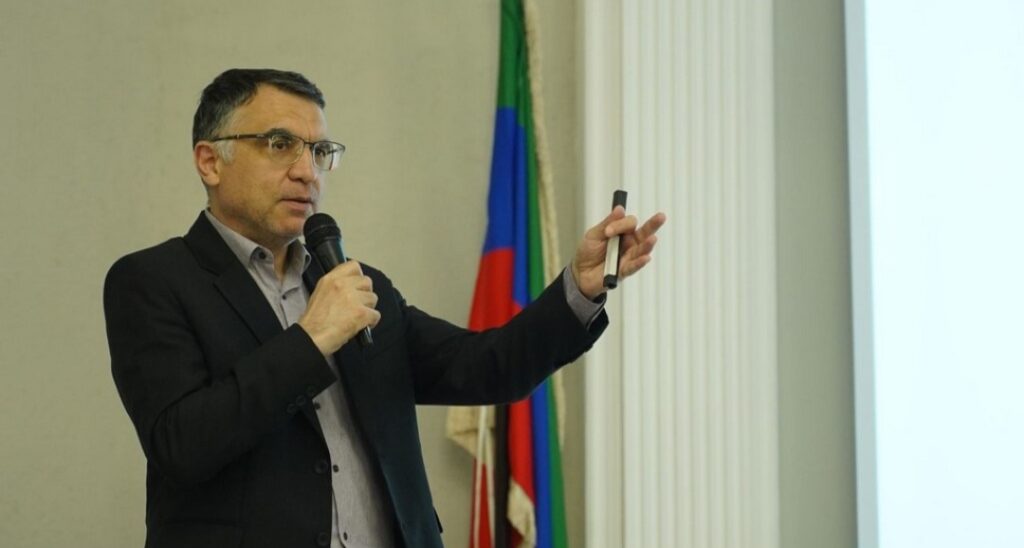 Лекции о гражданской идентичности: Как студенты находят свое место в России