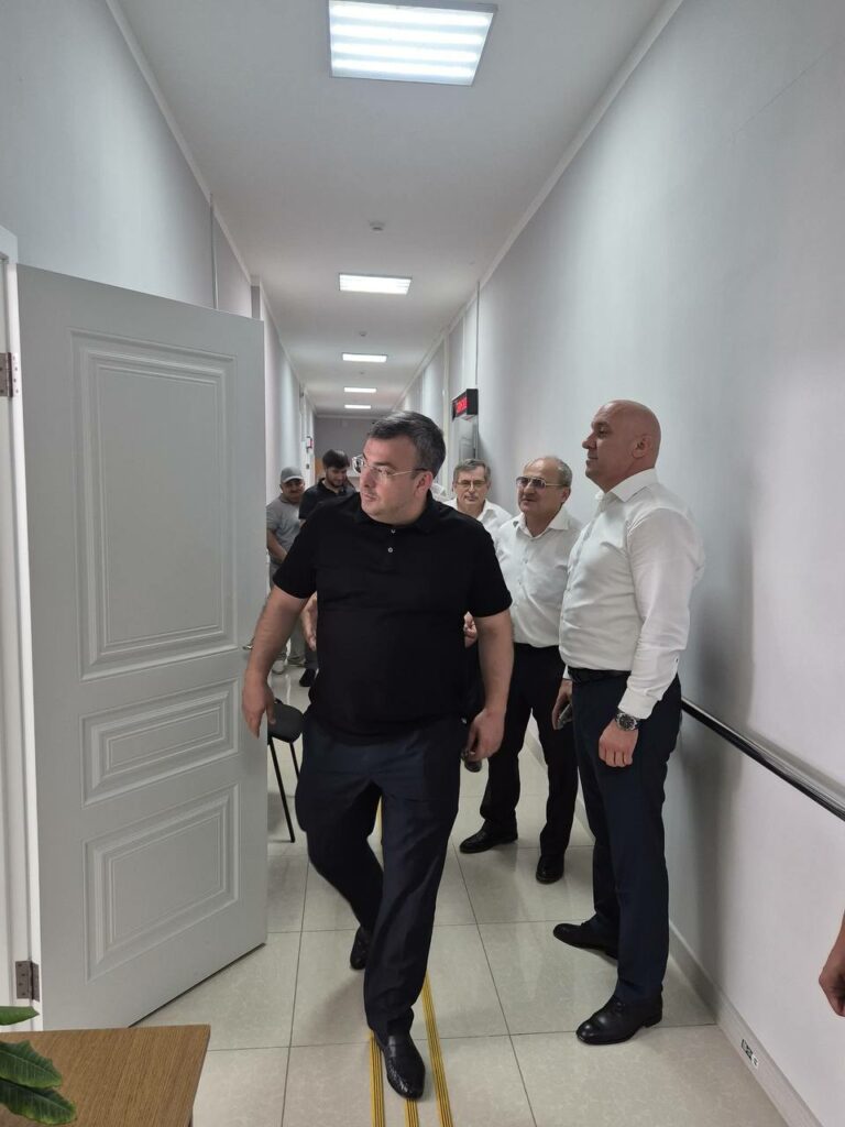 Министр труда оценил работу социальных учреждений Сергокалина