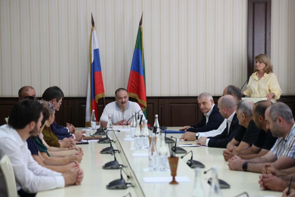 12 семей из Дербента отпраздновали новоселье в новом доме