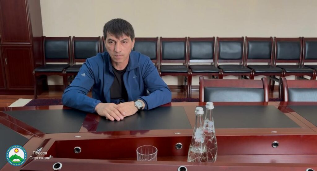 Глава Сергокалинского района встретился с участником СВО Русланом Наврузовым