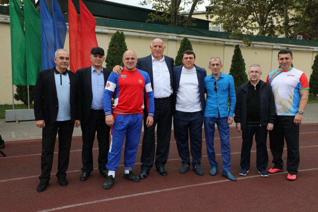 Абдулмуслим Абдулмуслимов открыл турнир по мини-футболу среди чиновников Дагестана в честь 80-летия Победы