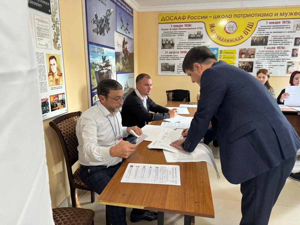 Махач Омаров принял участие в выборах муниципальных депутатов в Дагестане
