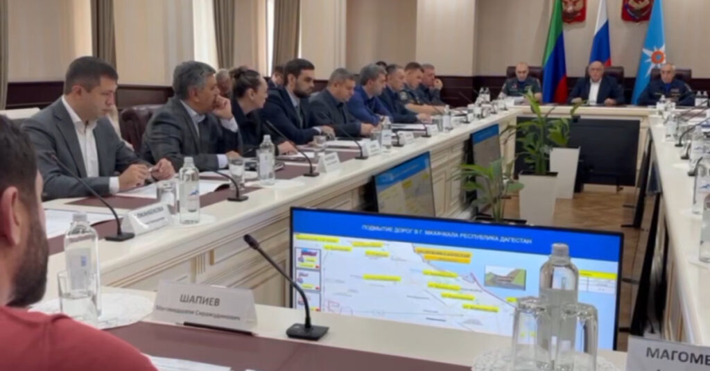 Аварийные службы Дагестана работают в режиме нон-стоп для ликвидации последствий непогоды