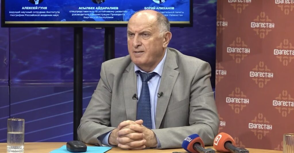 Абдулмуслим Абдулмуслимов призвал не оставлять горы, назвав их родиной великих дагестанцев