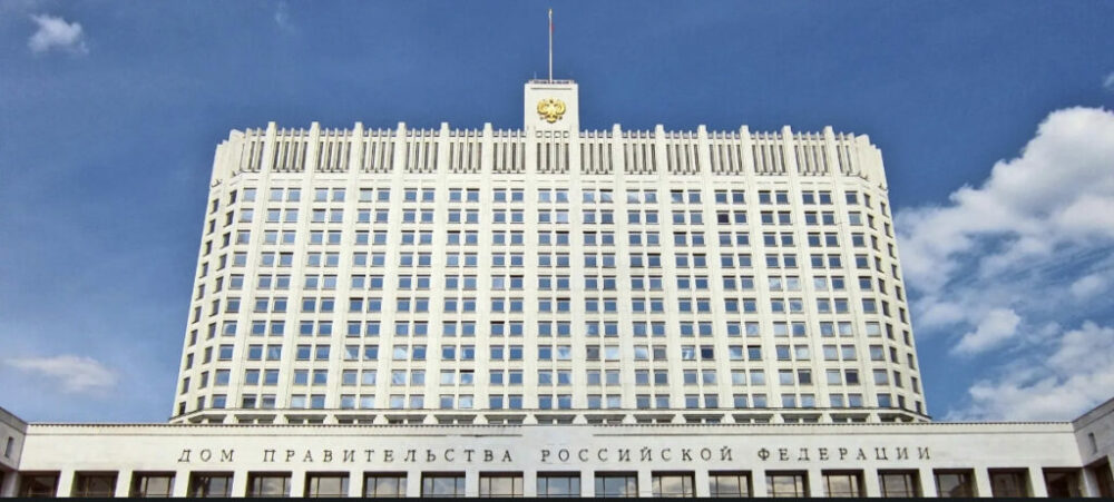 Сергей Меликов обсудил развитие строительства и подготовку к зиме на заседании Правительственной комиссии