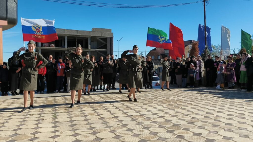 Торжественное собрание и праздничный концерт ко Дню народного единства прошли в Сергокале