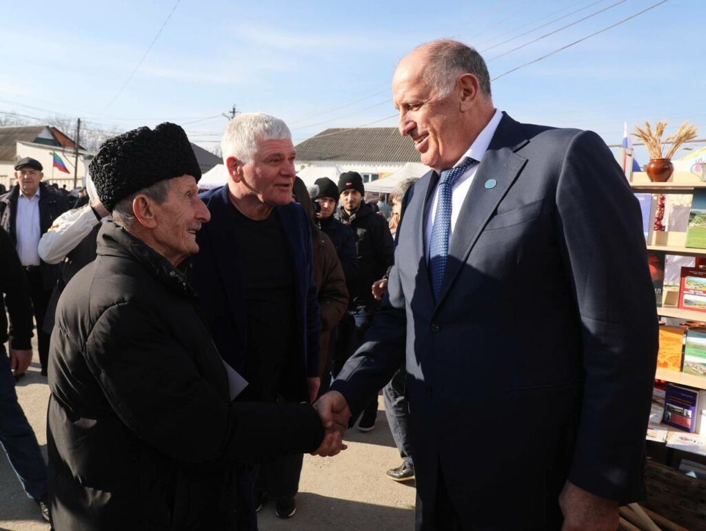 Абдулмуслим  Абдулмуслимов принимает участие в праздновании 95-летия Казбековского района