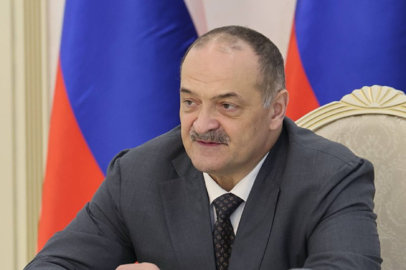Глава Дагестана  поздравил «чёрные береты» с 320-летием