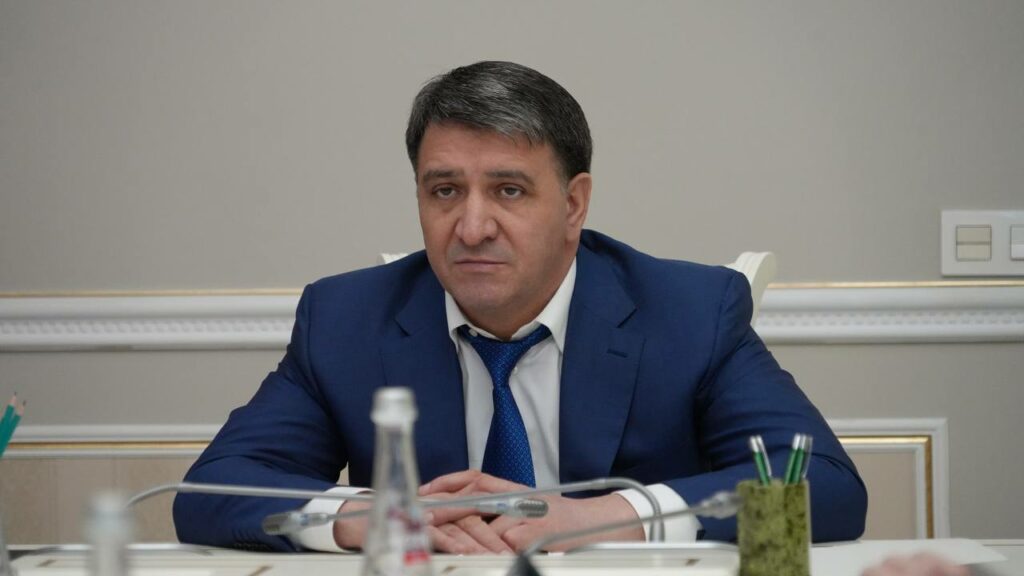 Глава Махачкалы Джамбулат Салавов провел праздник в честь Международного дня людей с ОВЗ