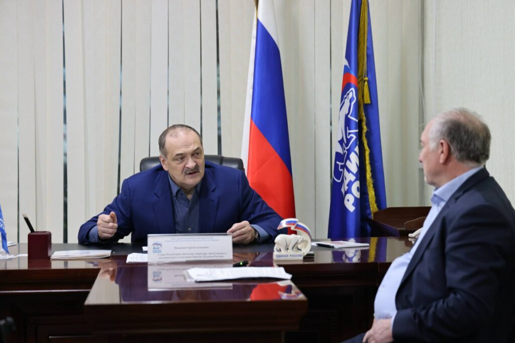 Глава Дагестана потребовал решать проблемы граждан на практике, а не в заявлениях