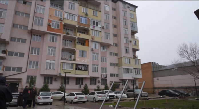 В Махачкале близится к завершению благоустройство двора по улице Бейбулатова, 8