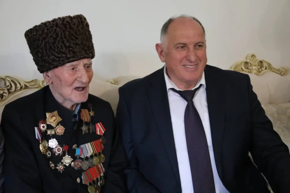 Премьер-министр Дагестана поздравил Ибрагима-Пашу Садыкова со 102-летием