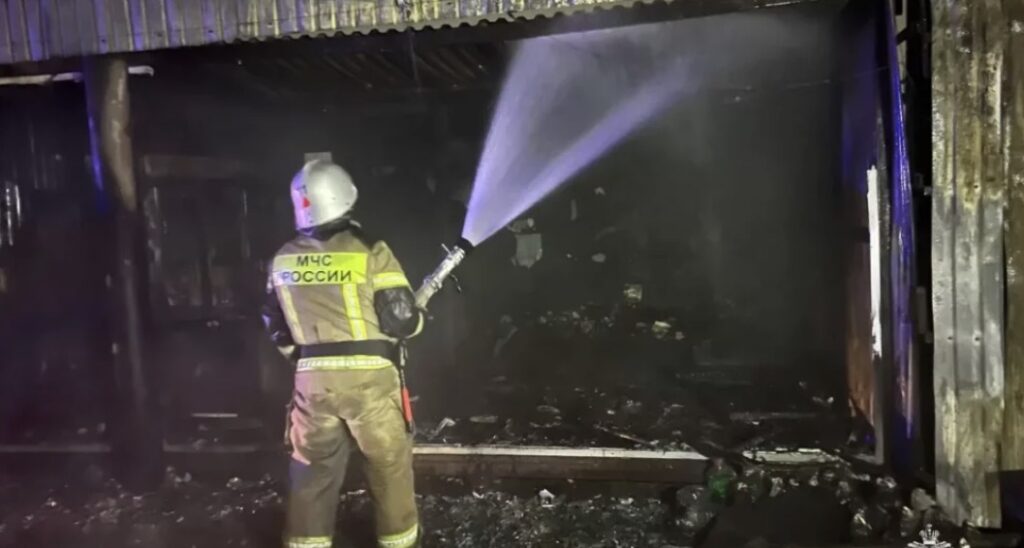 Пожар на АЗС «Гарант» в Новолакском районе потушен без пострадавших